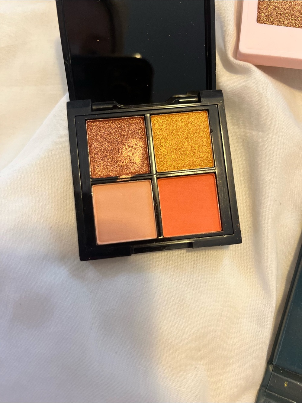 Eyeshadow bundle - Picture 3 of 7